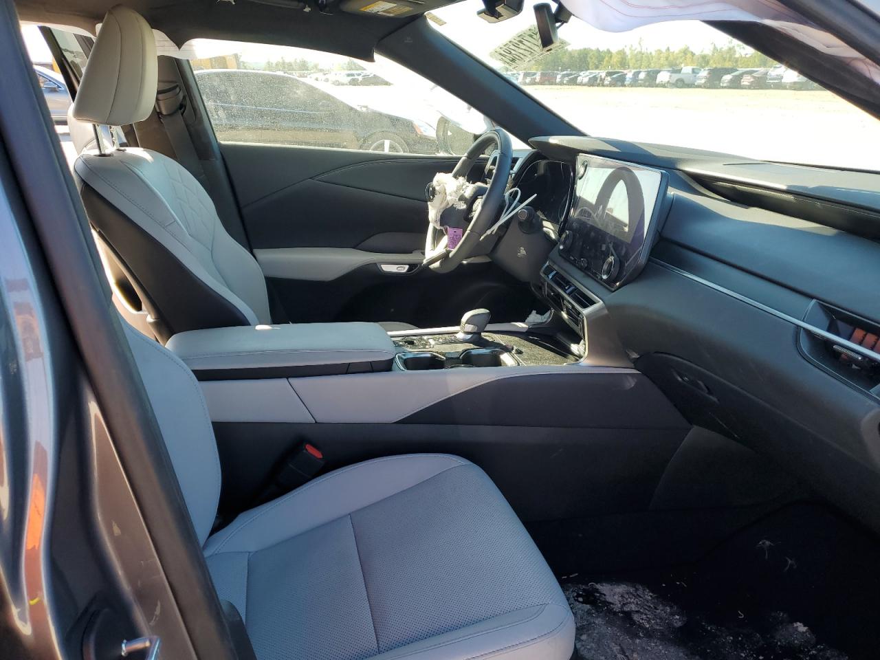 2023 Lexus RX - Image 7