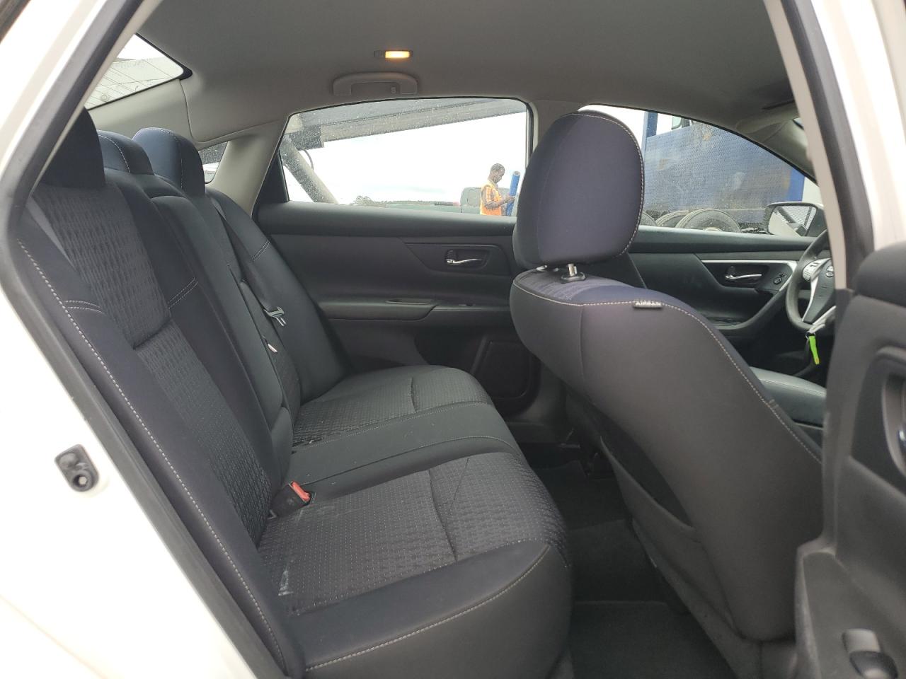 2016 Nissan Altima - Image 10