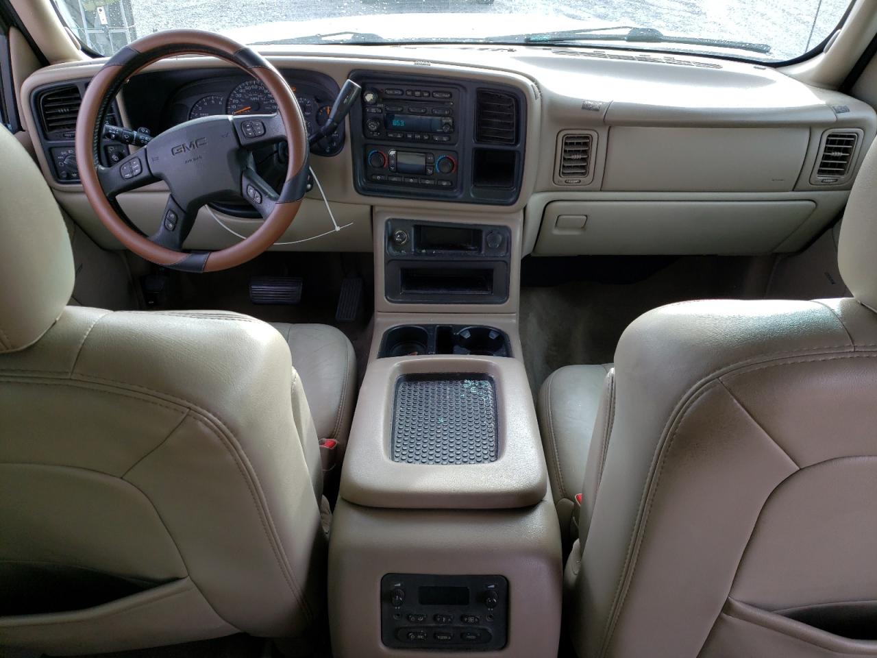 2004 GMC Yukon - Image 8