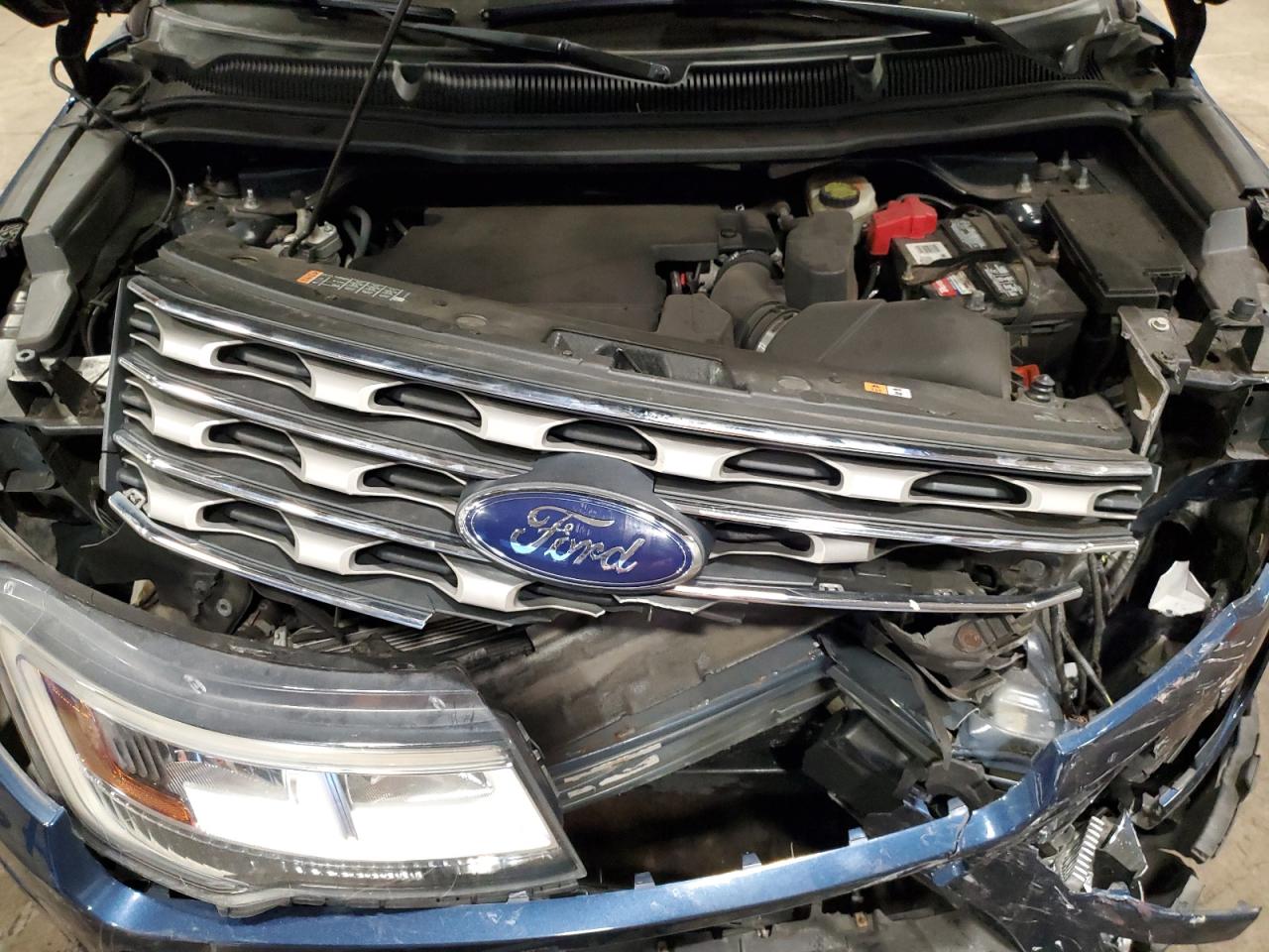 2017 Ford Explorer - Image 12