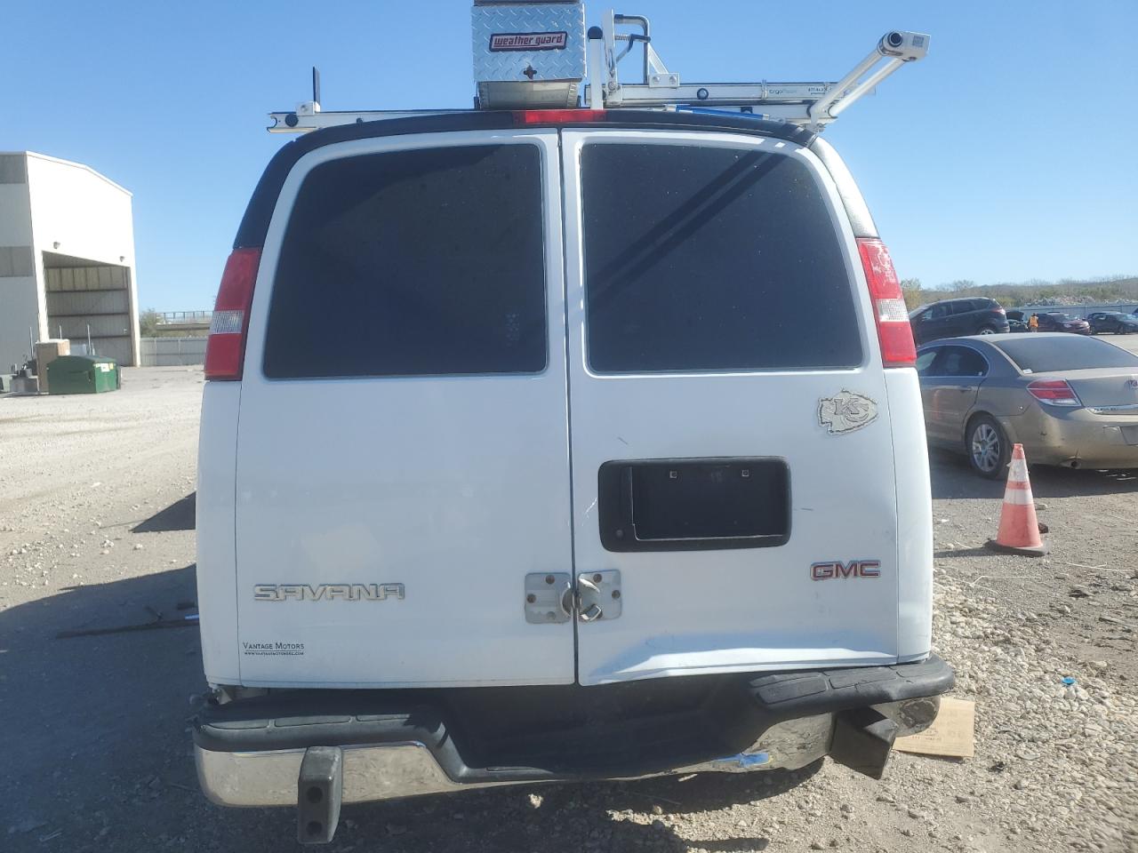 2017 GMC Savana - Image 6