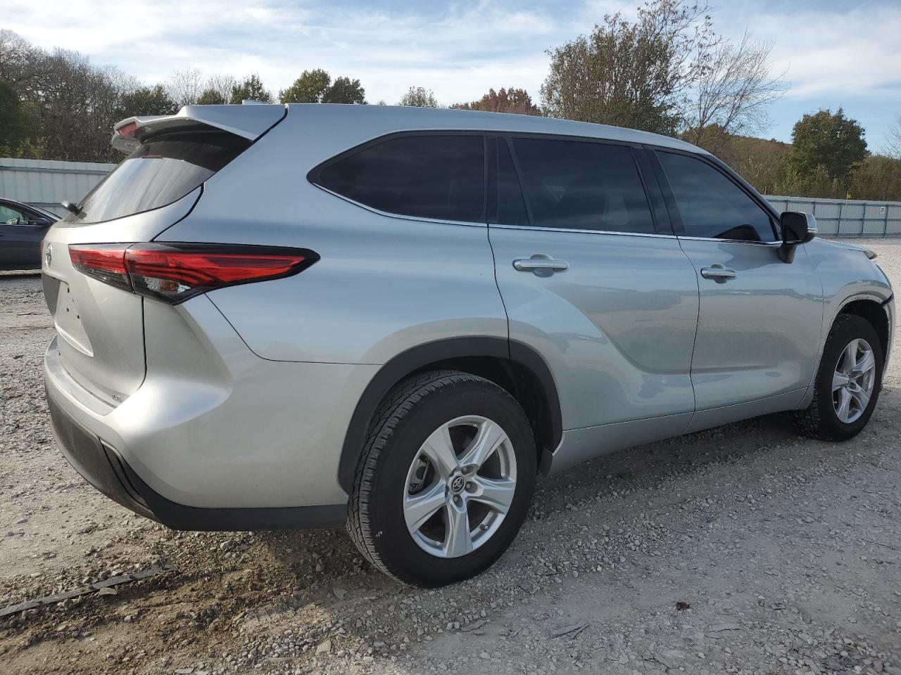 2021 Toyota Highlander - Image 3