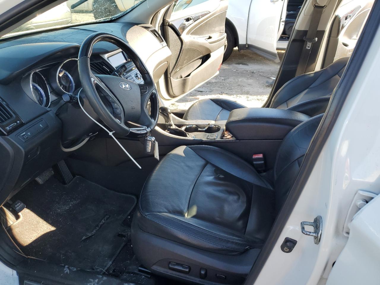 2011 Hyundai Sonata - Image 7
