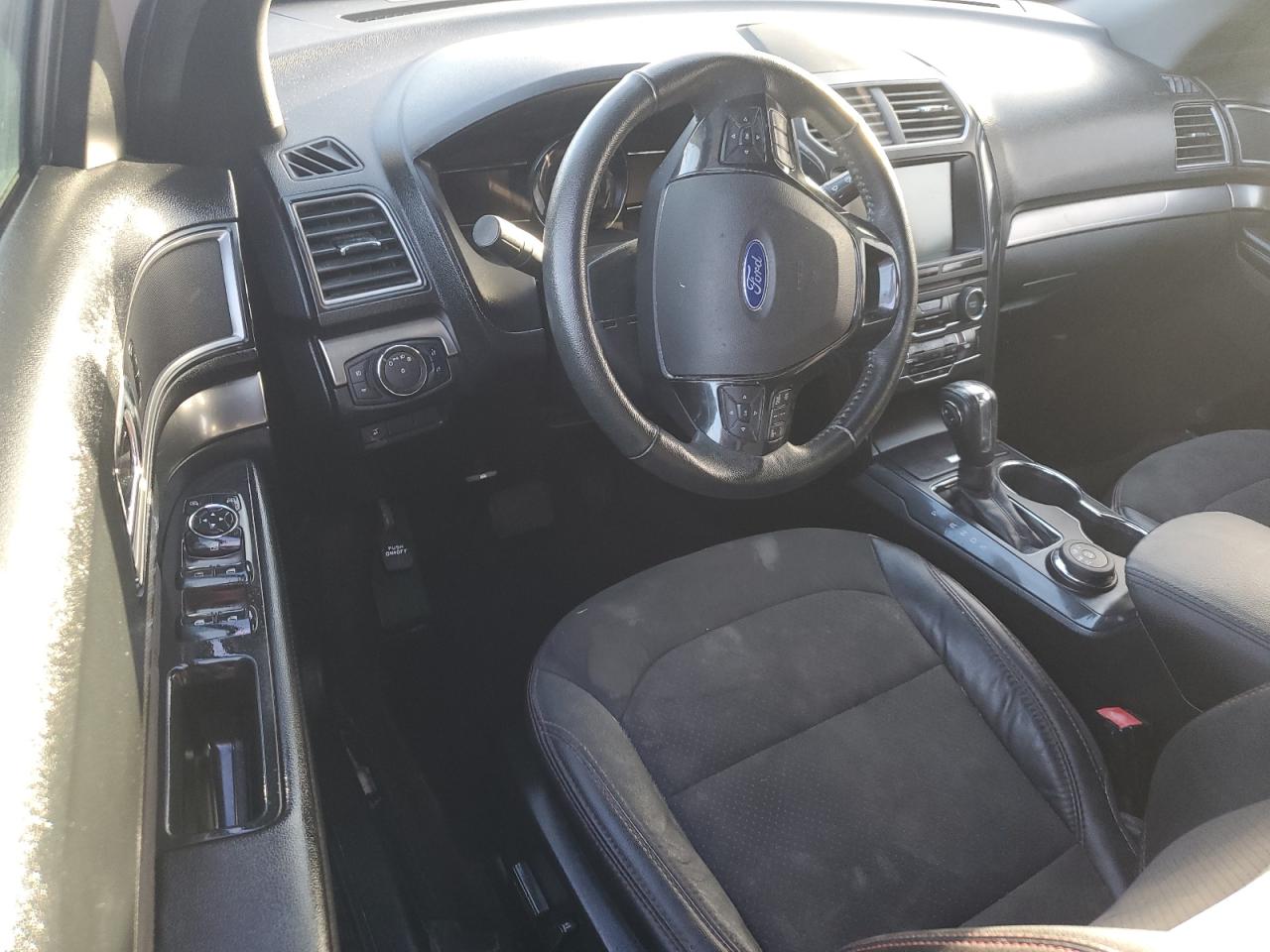 2018 Ford Explorer - Image 8