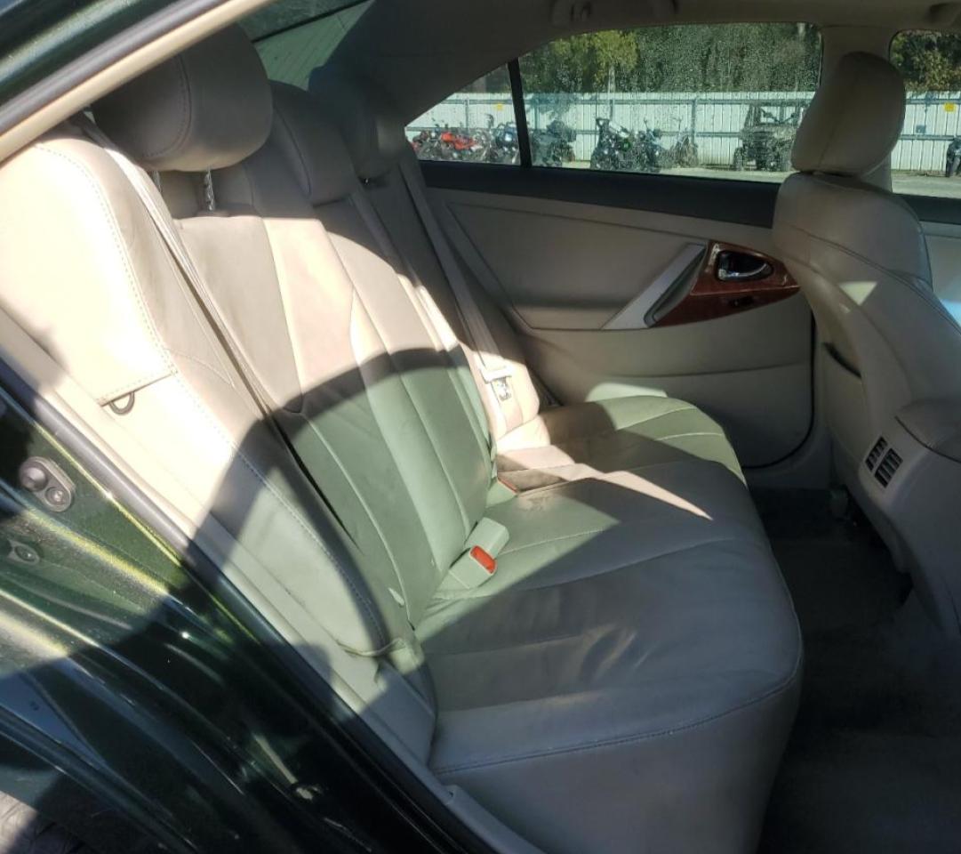 2011 Toyota Camry - Image 10