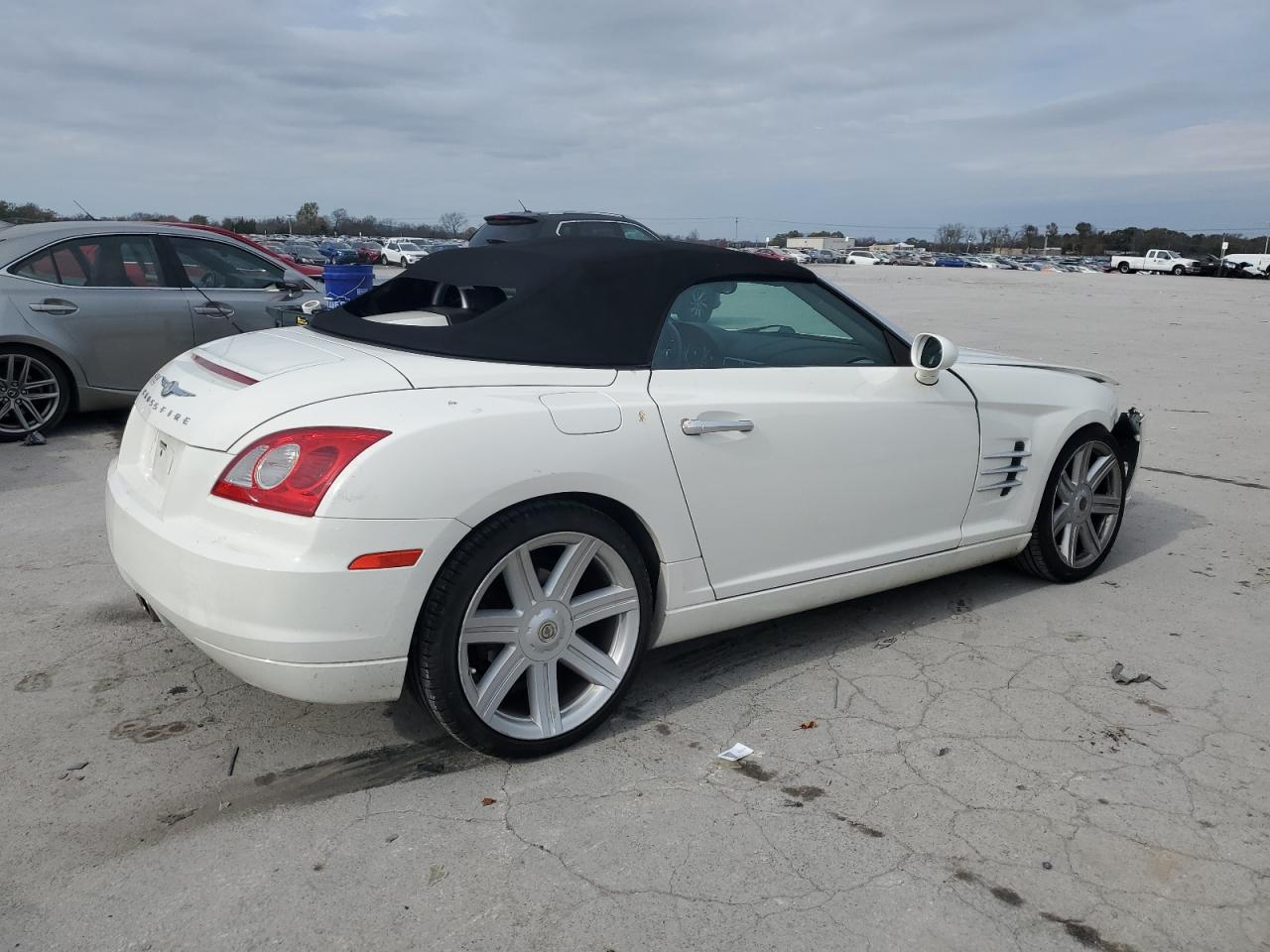 2006 Chrysler Crossfire - Image 3