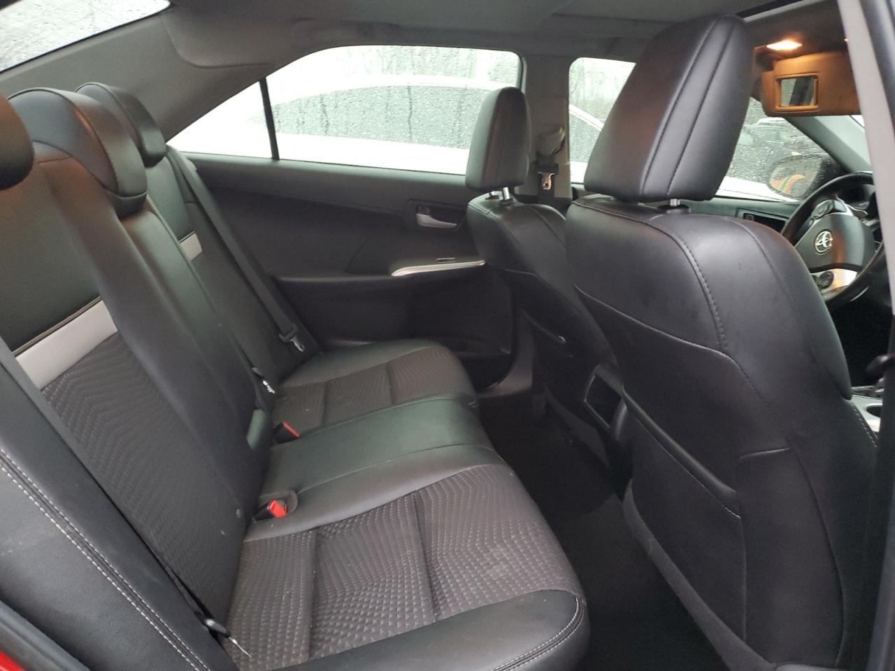 2014 Toyota Camry - Image 10