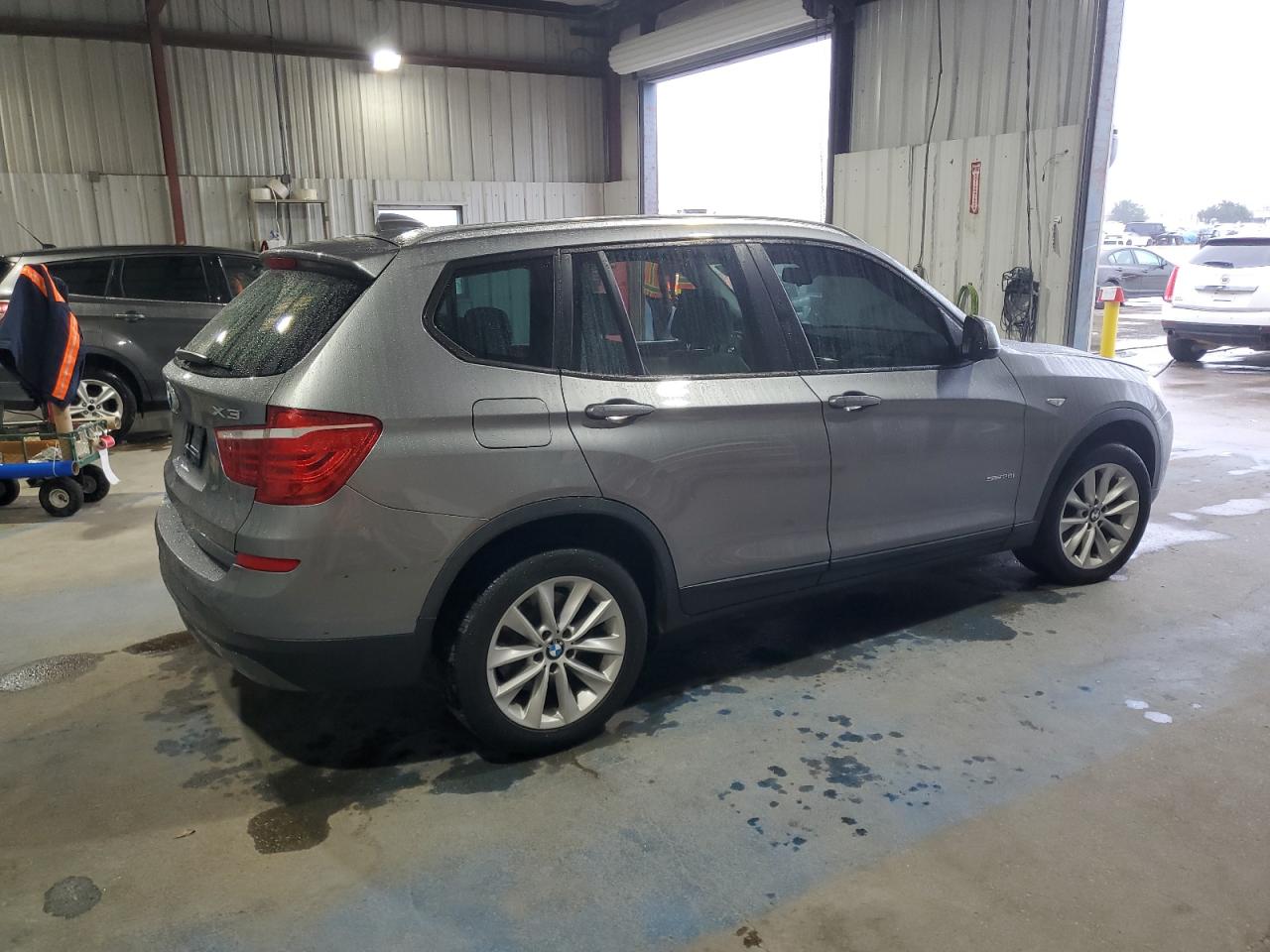 VIN 5UXWZ7C30H0V93352 2017 BMW X3 no.3