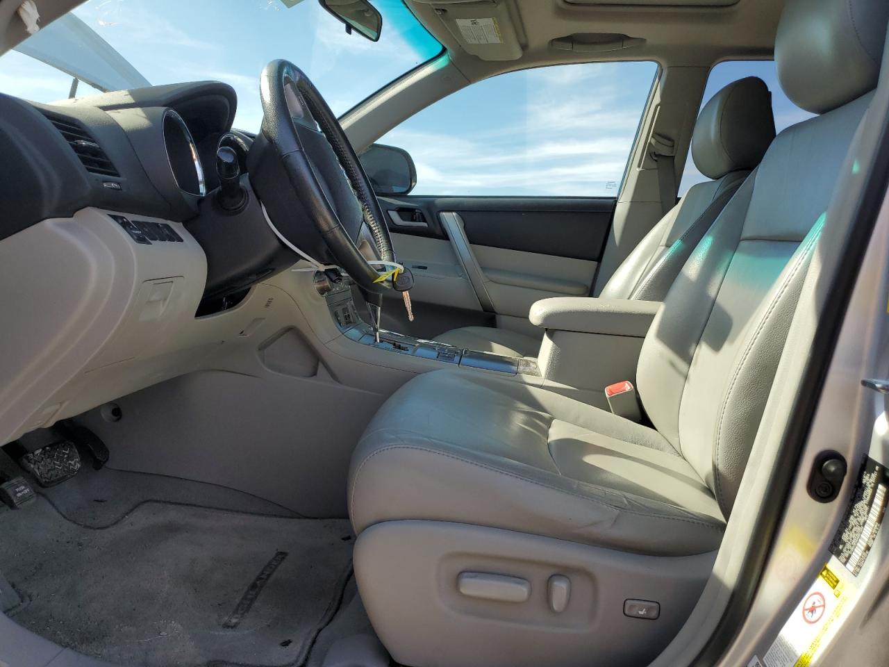 2010 Toyota Highlander - Image 7