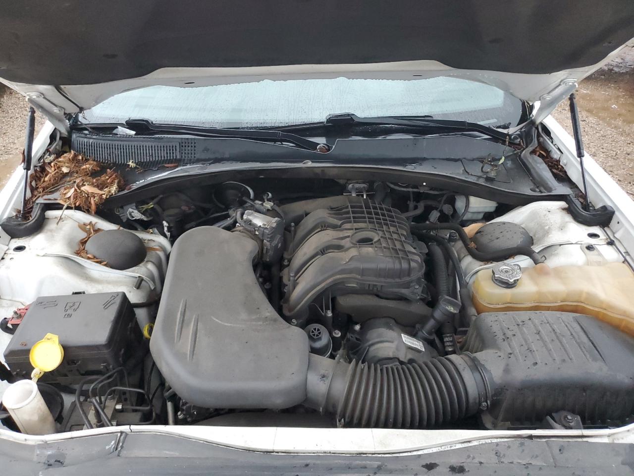 2011 Chrysler 300 - Image 11