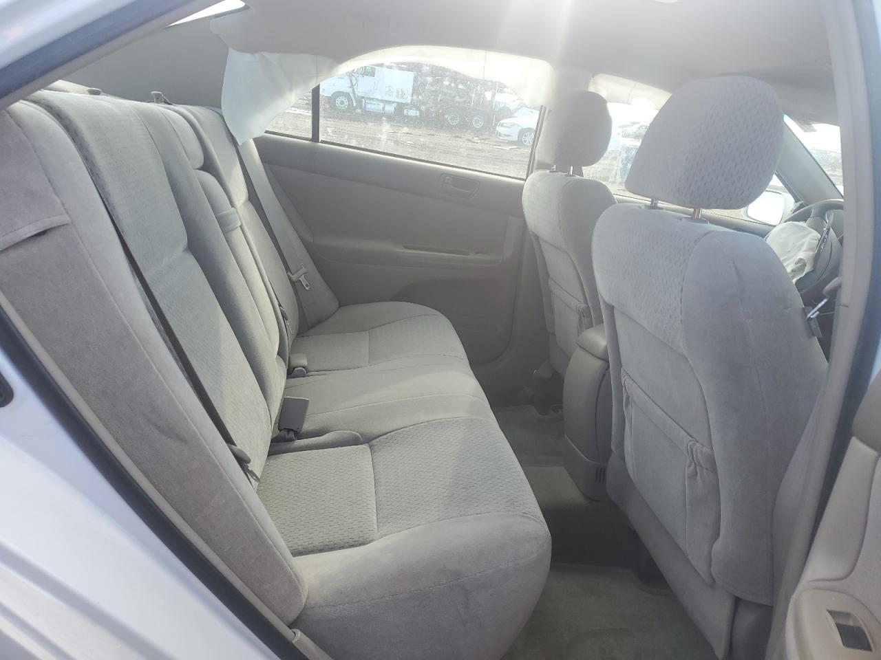 2004 Toyota Camry - Image 10