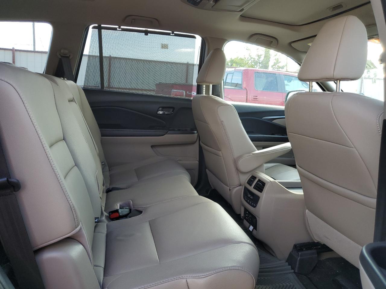 2016 Honda Pilot - Image 11
