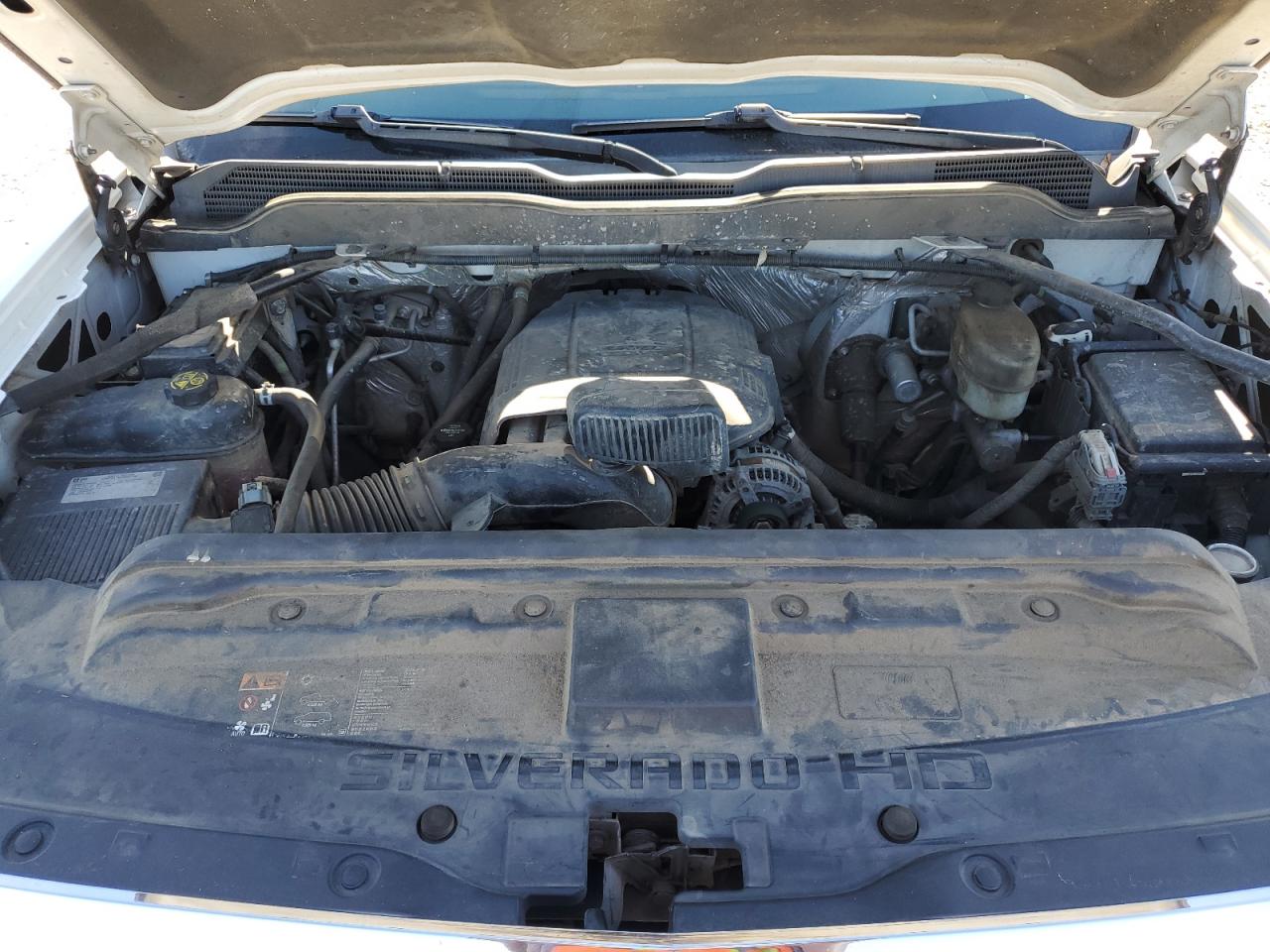 2015 Chevrolet Silverado - Image 11