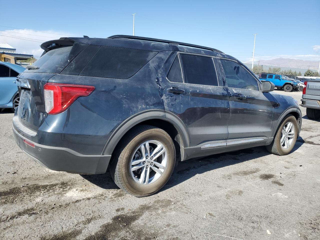 2022 Ford Explorer - Image 3