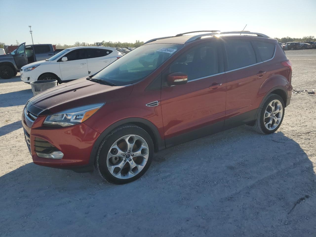 VIN 1FMCU0J91EUA81939 2014 FORD ESCAPE no.1