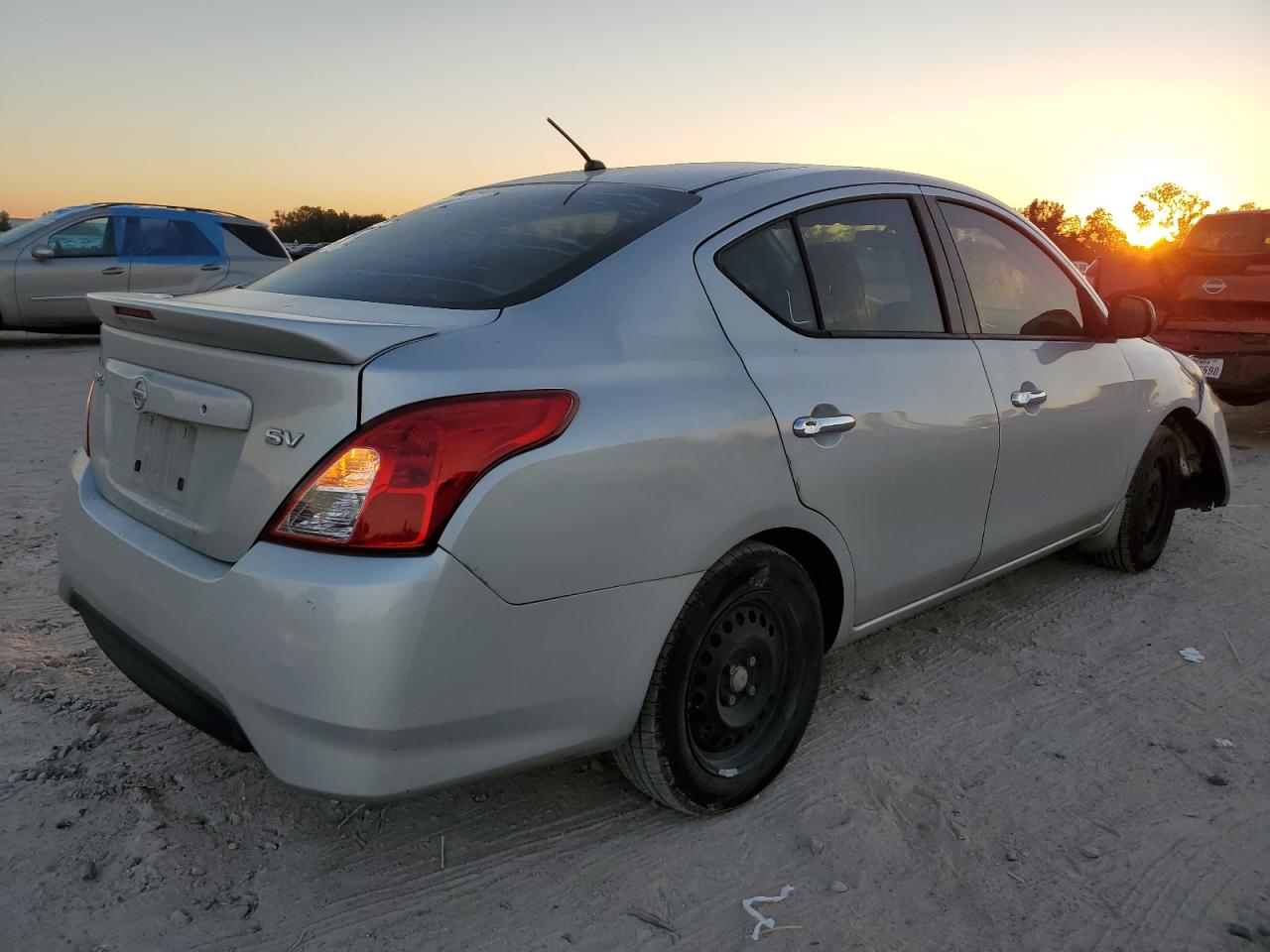 VIN 3N1CN7APXFL825853 2015 NISSAN VERSA no.3