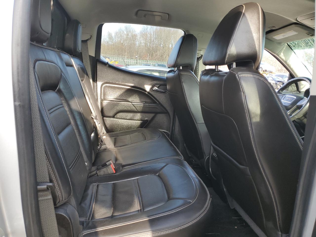 2018 GMC Canyon - Image 10