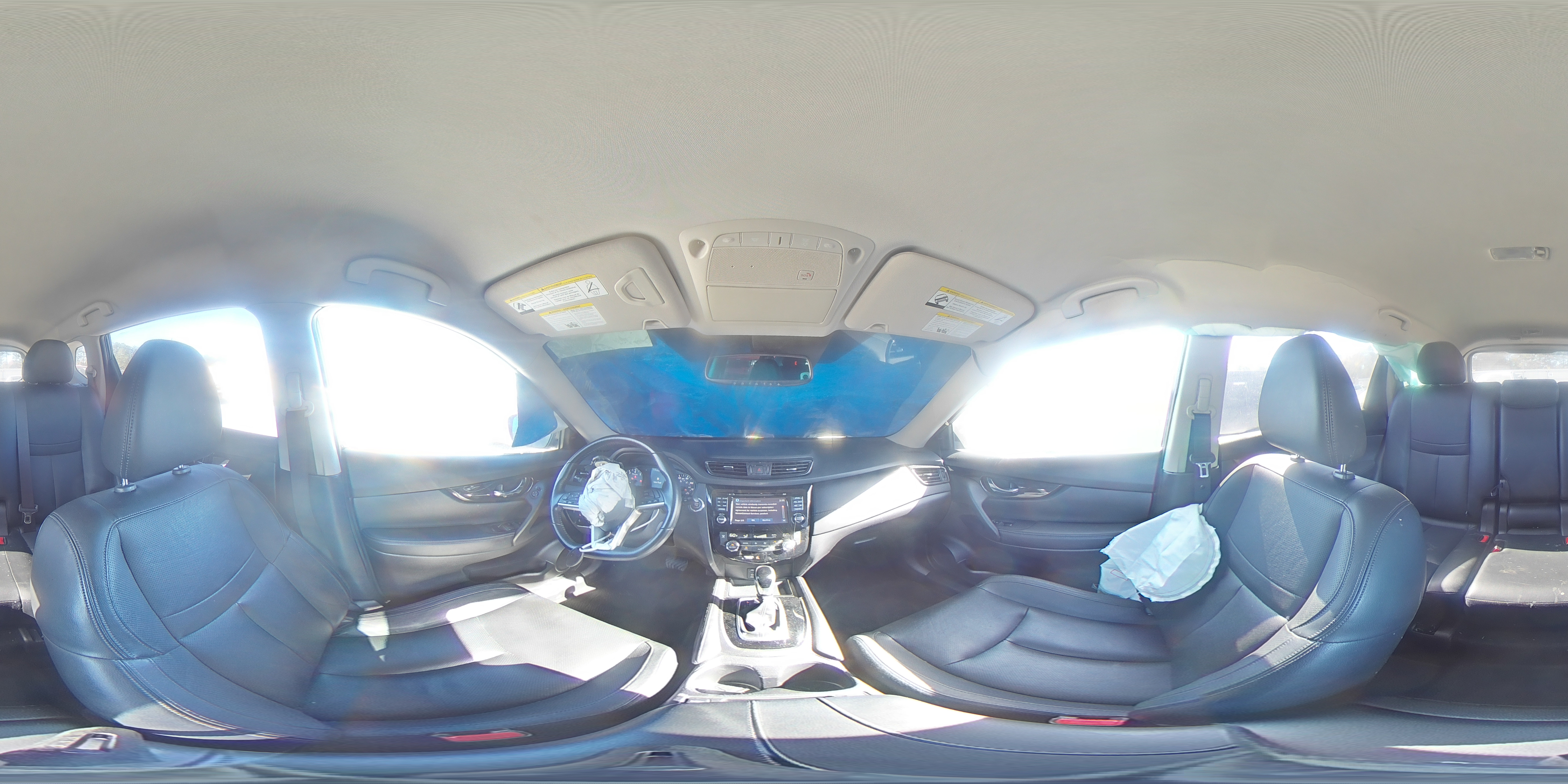 2017 Nissan Rogue - Image 16