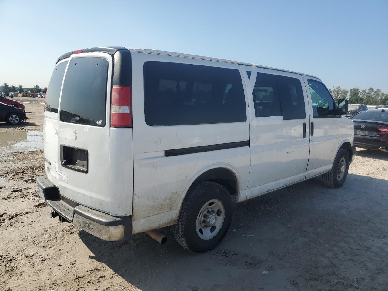 2017 Chevrolet Express - Image 3