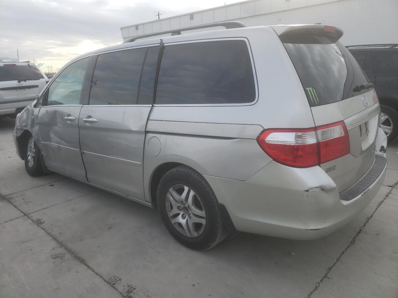 2005 Honda Odyssey - Image 2