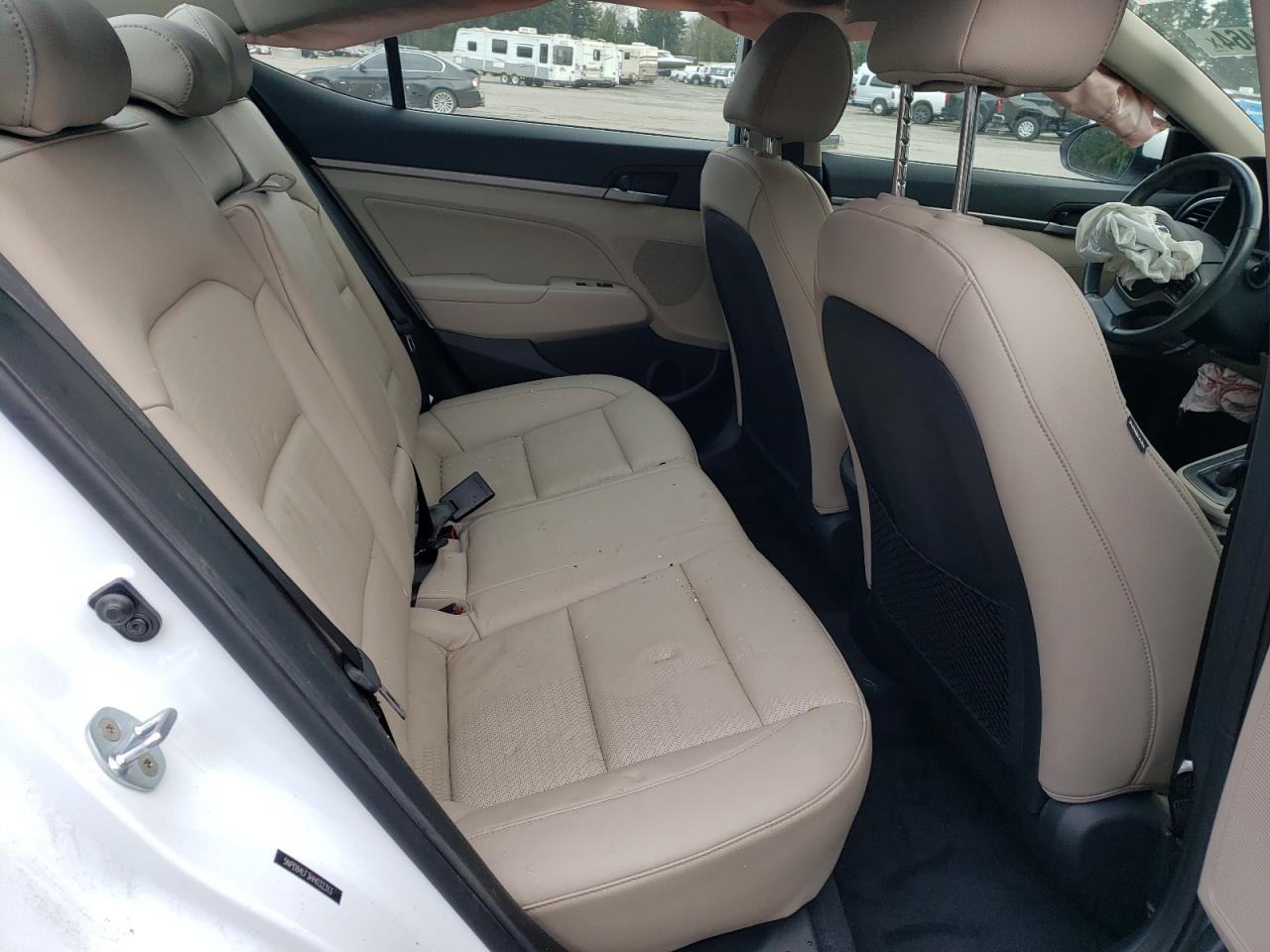 2017 Hyundai Elantra - Image 10