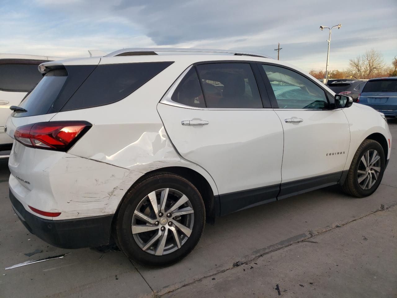 2022 Chevrolet Equinox - Image 3