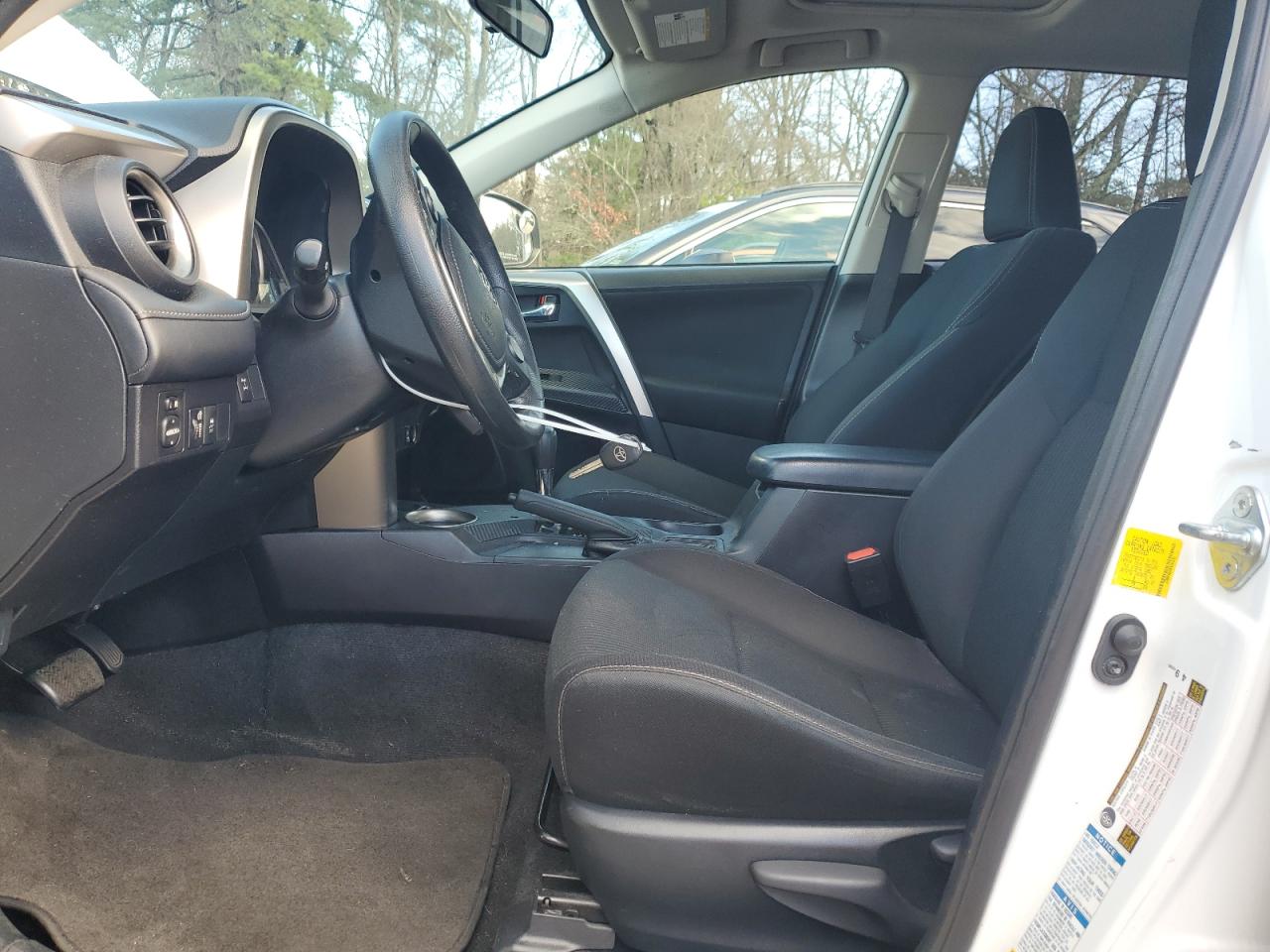2015 Toyota RAV 4 - Image 7