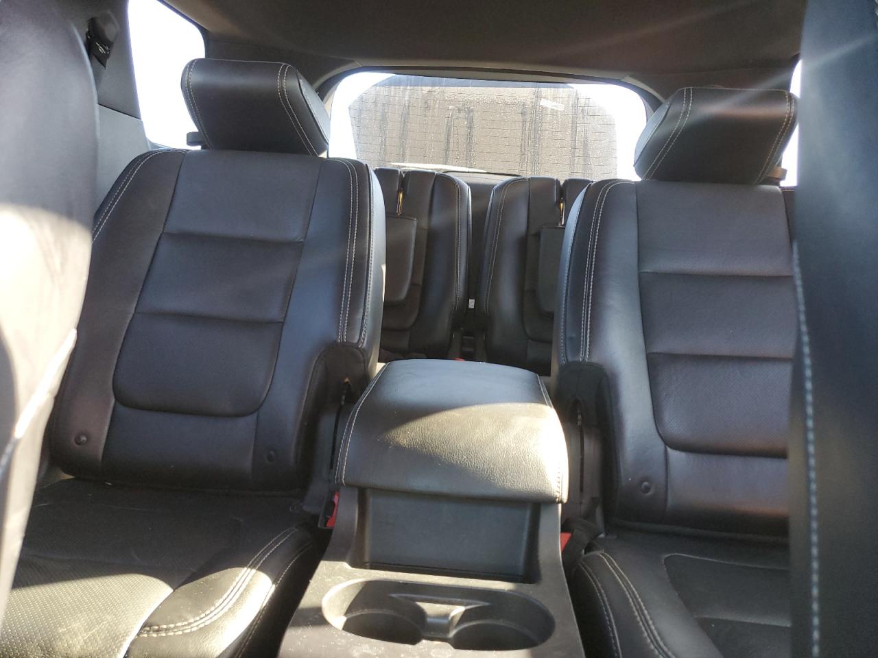 2015 Ford Explorer - Image 10