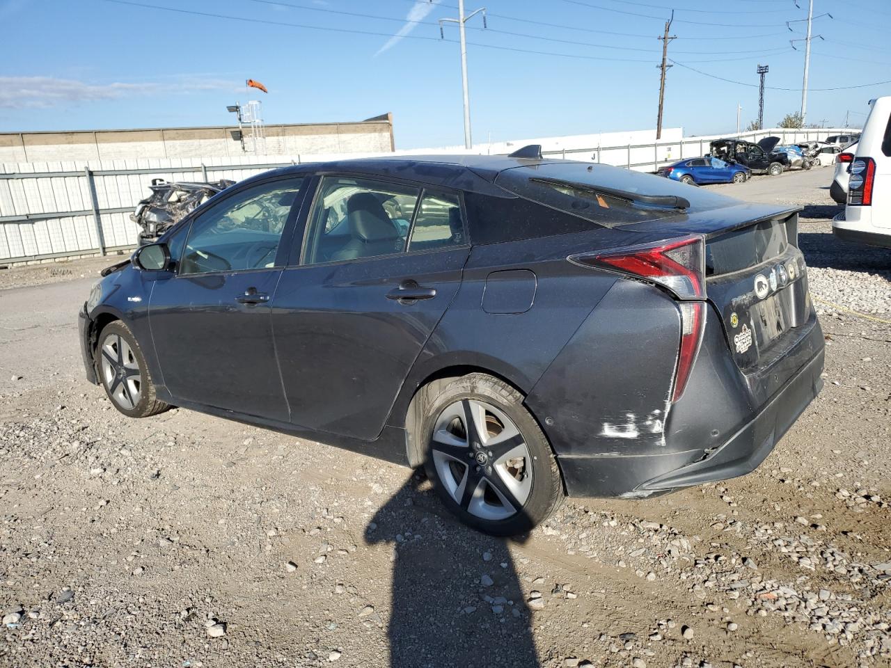 VIN JTDKARFU4J3055314 2018 TOYOTA PRIUS no.2