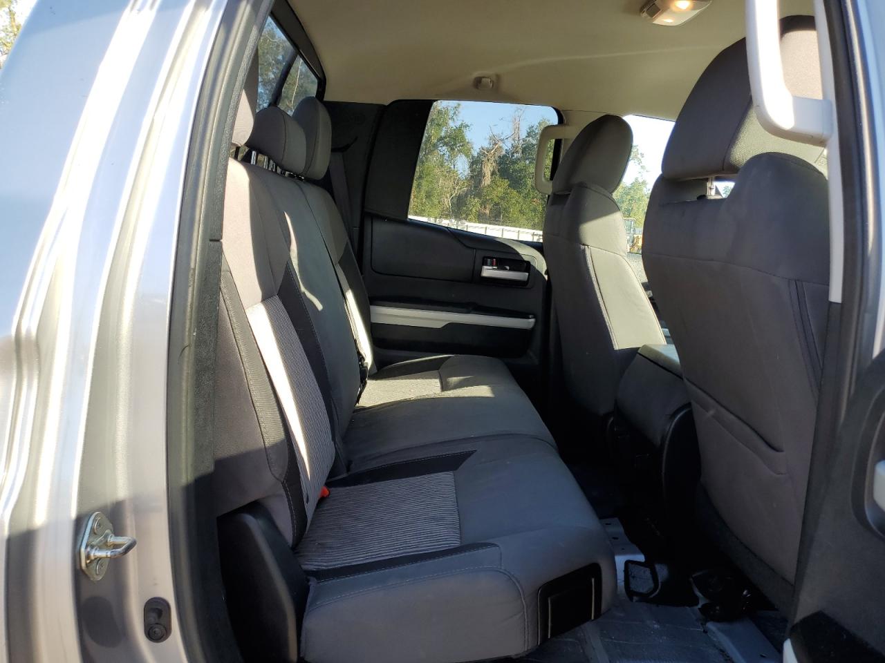 2015 Toyota Tundra - Image 10