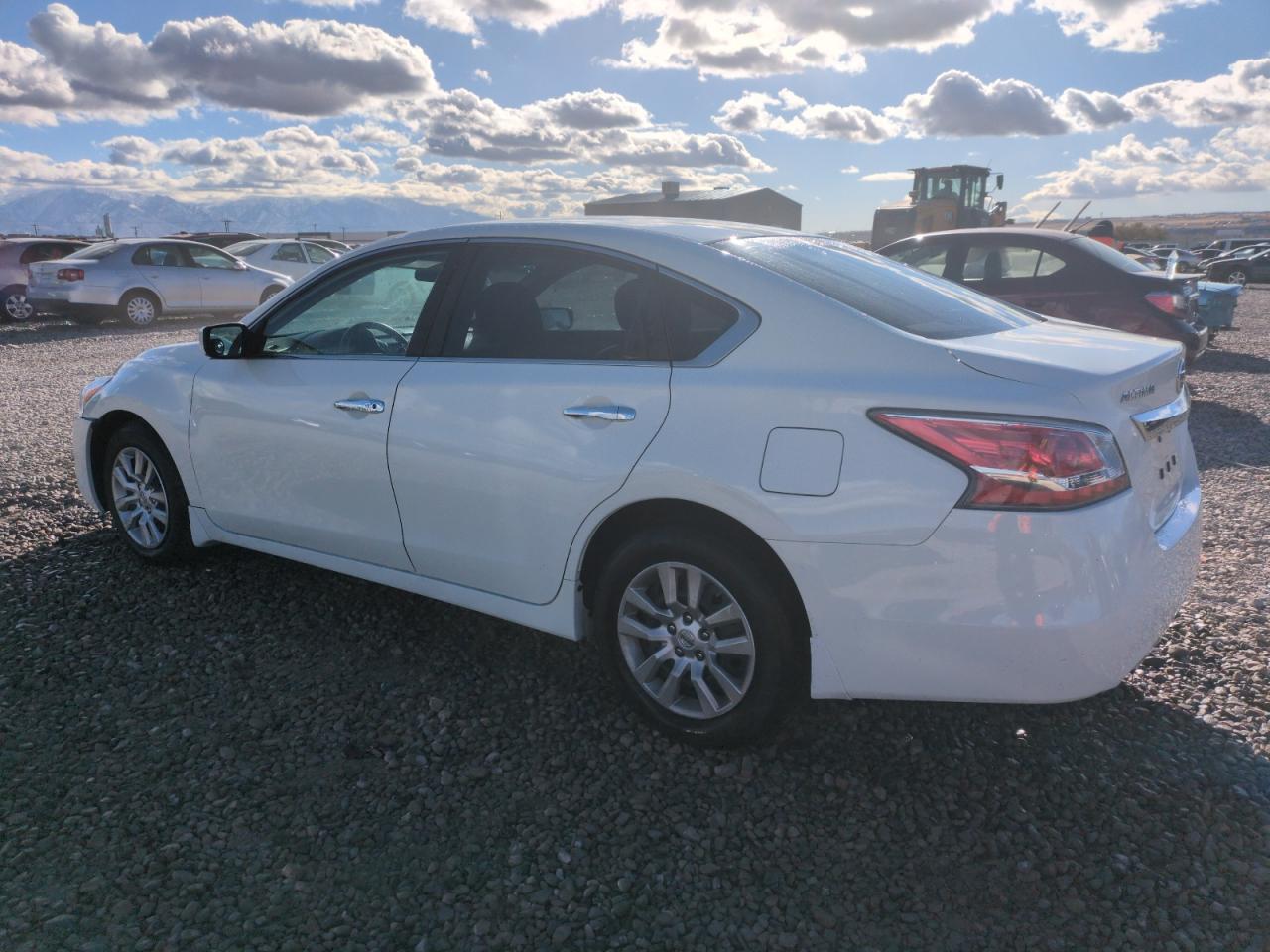 2015 Nissan Altima - Image 2