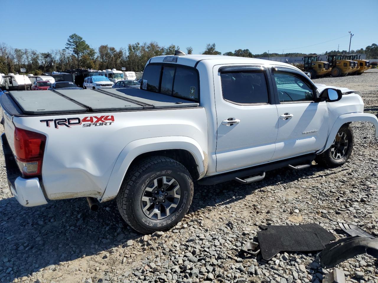 2016 Toyota Tacoma - Image 3