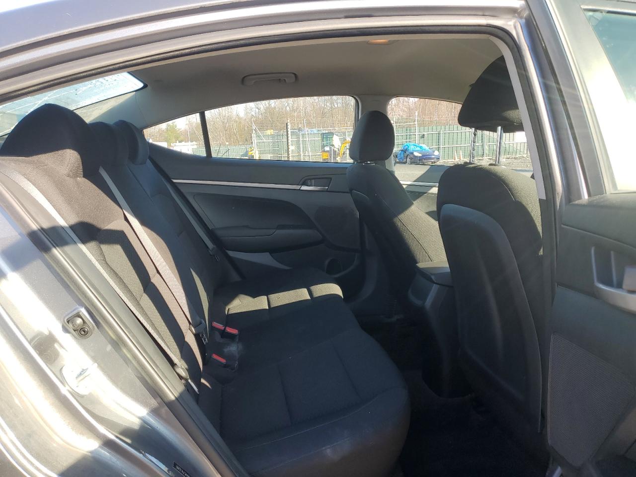 2019 Hyundai Elantra - Image 10