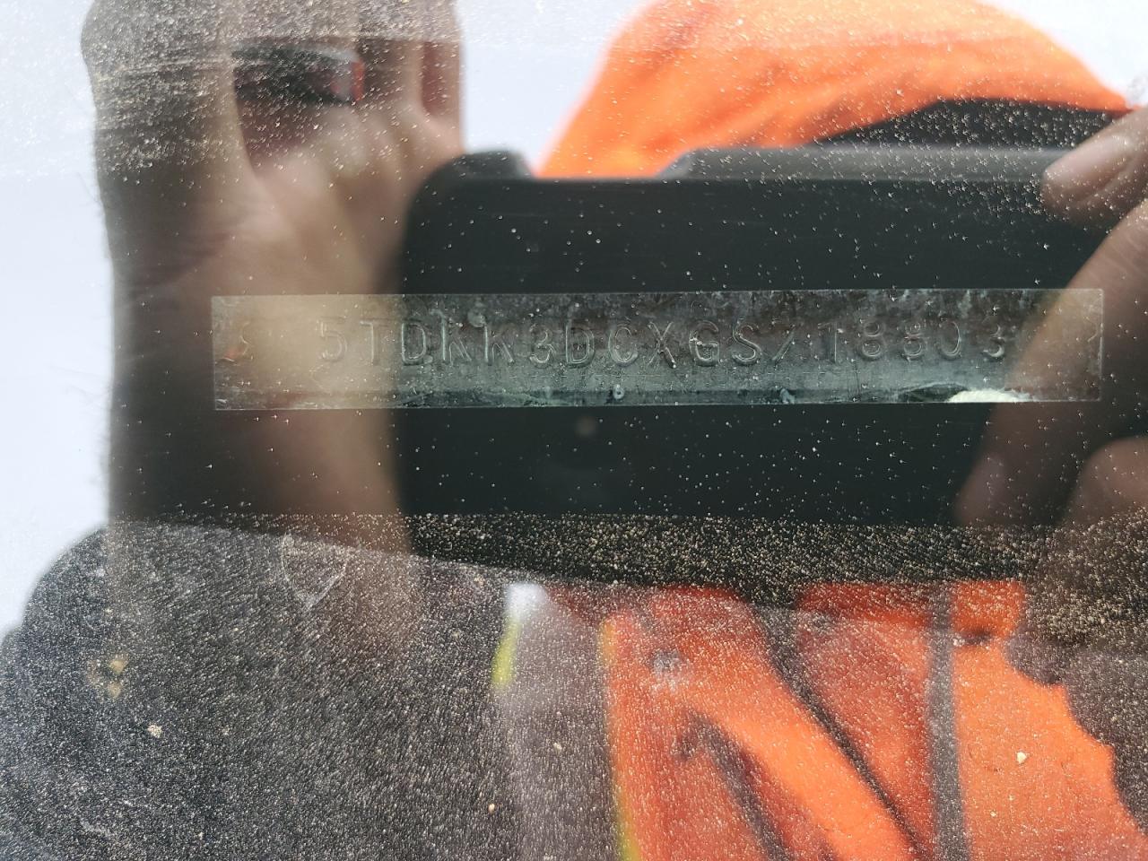 2016 Toyota Sienna - Image 13