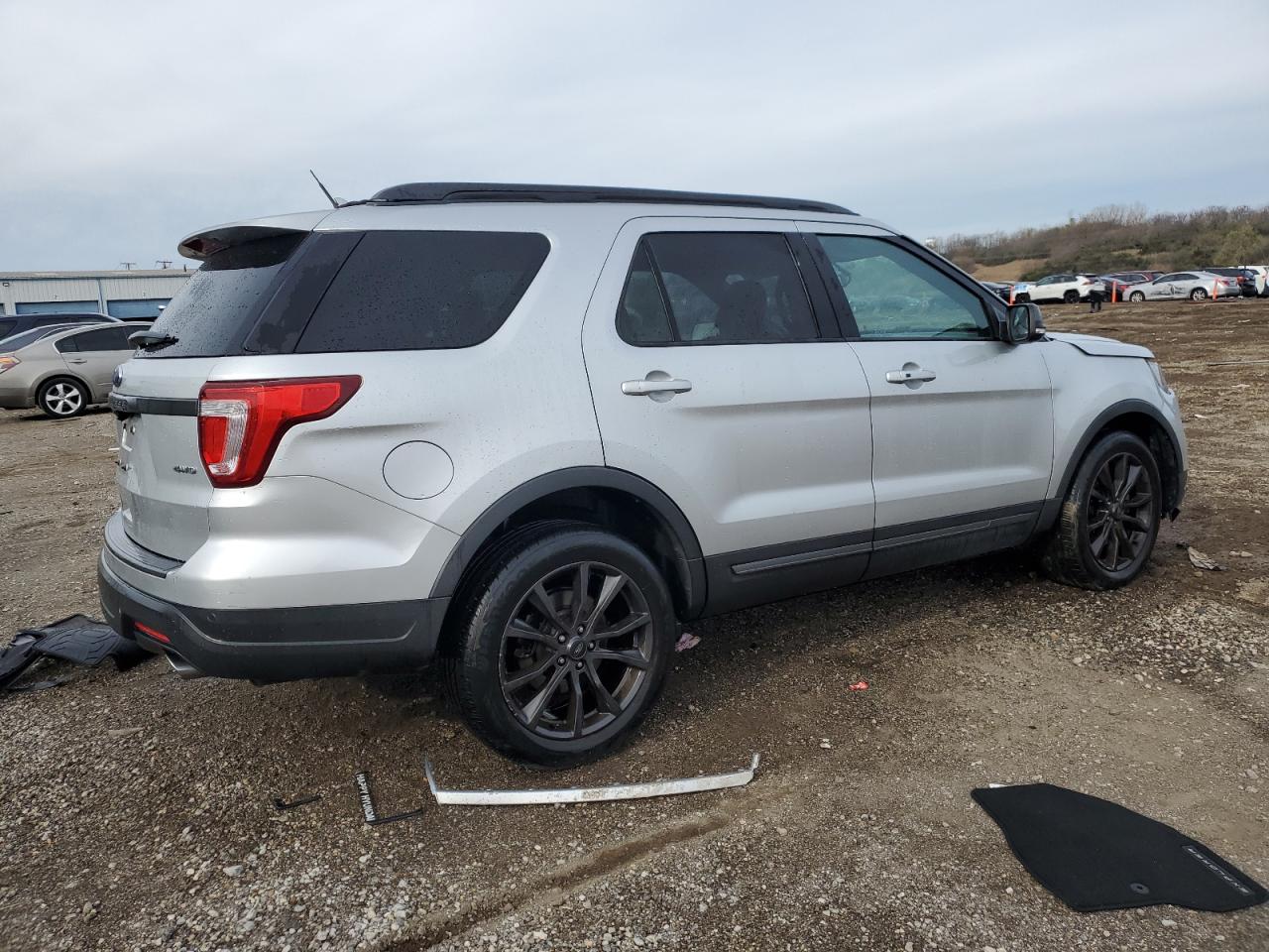 VIN 1FM5K8D86KGA81803 2019 FORD EXPLORER no.3