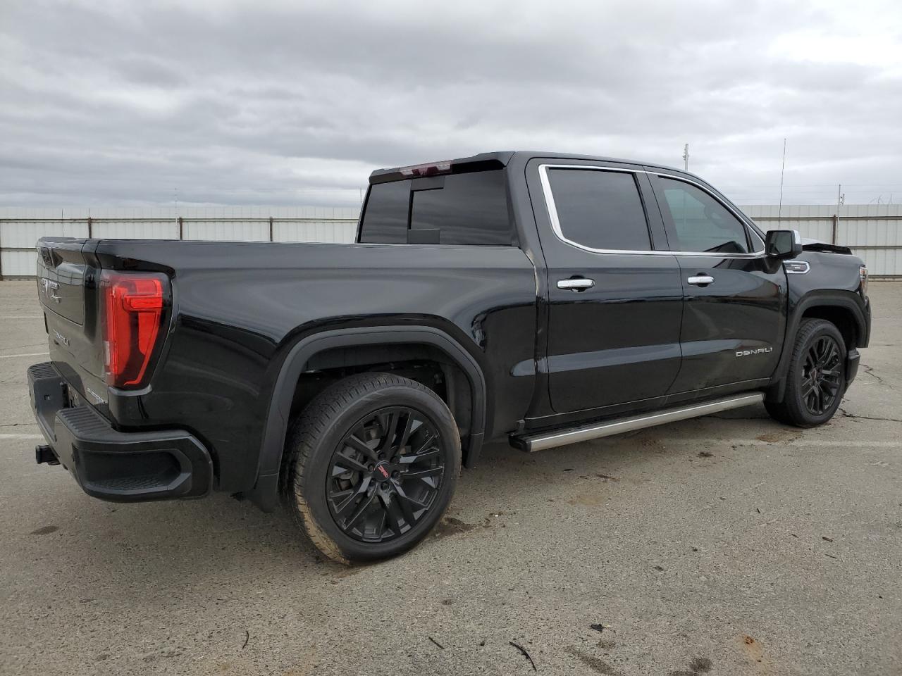 2021 GMC Sierra - Image 3