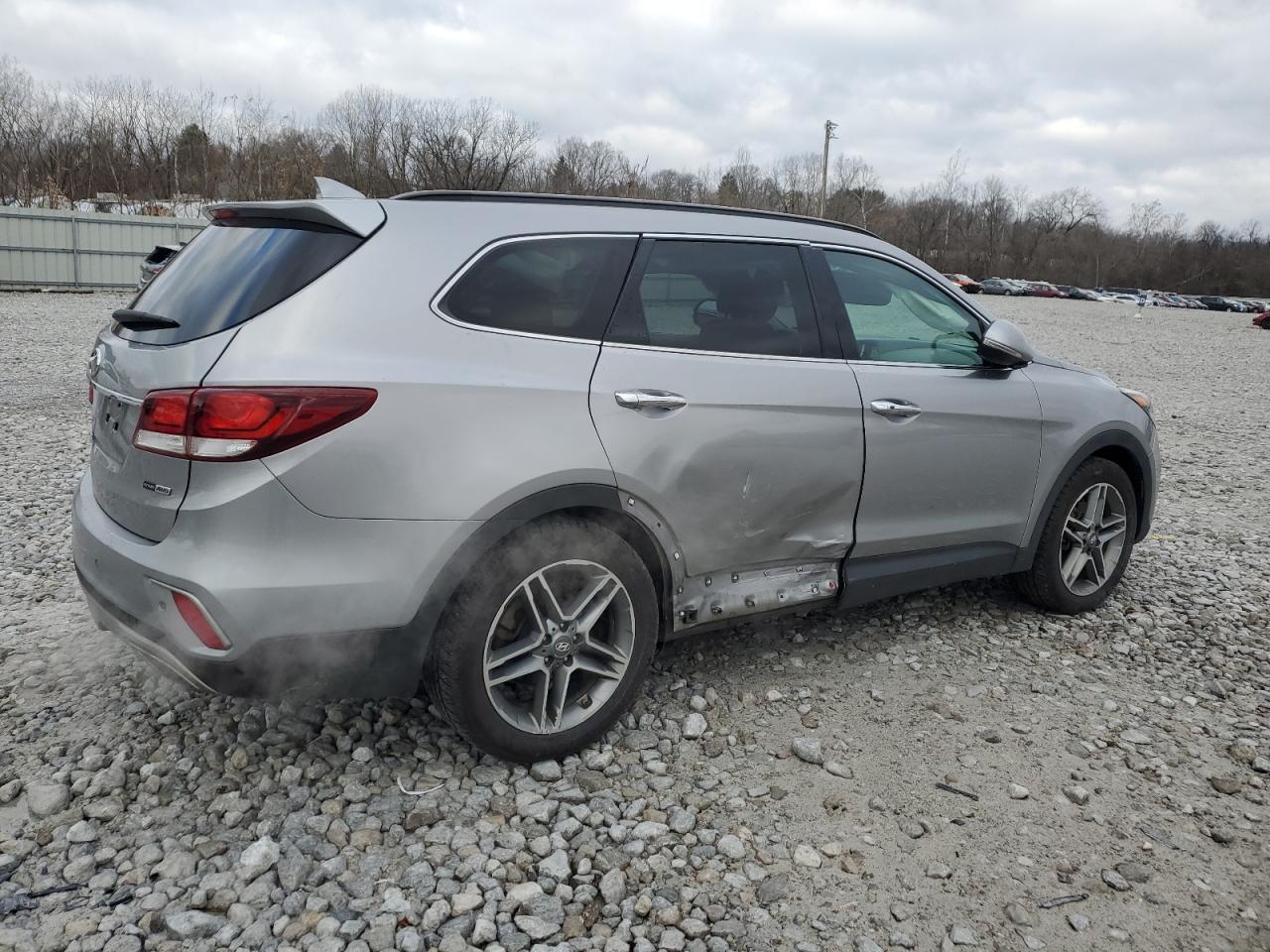 2017 Hyundai Santa Fe - Image 3