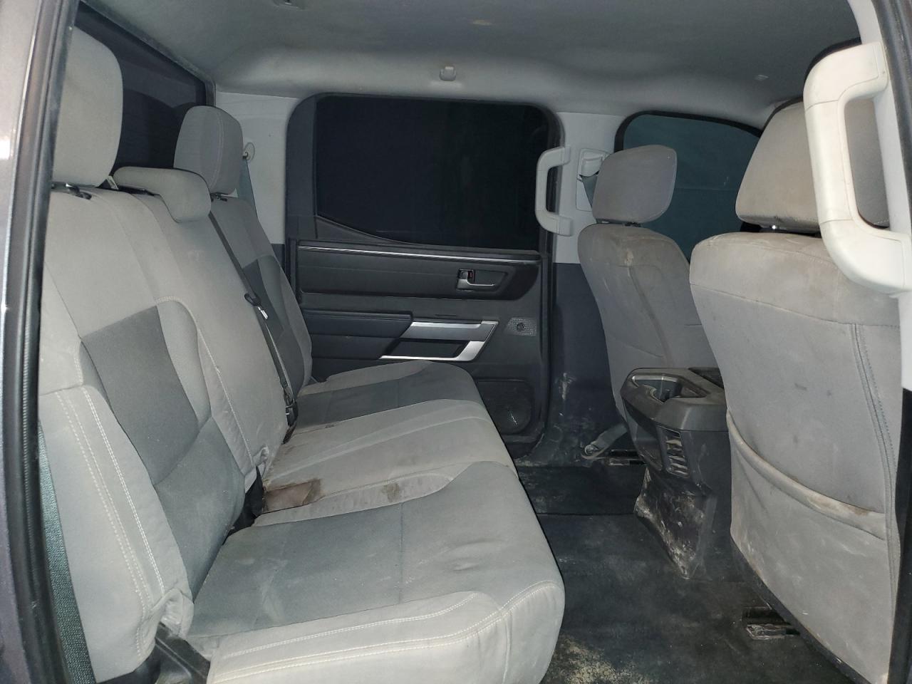 2022 Toyota Tundra - Image 10