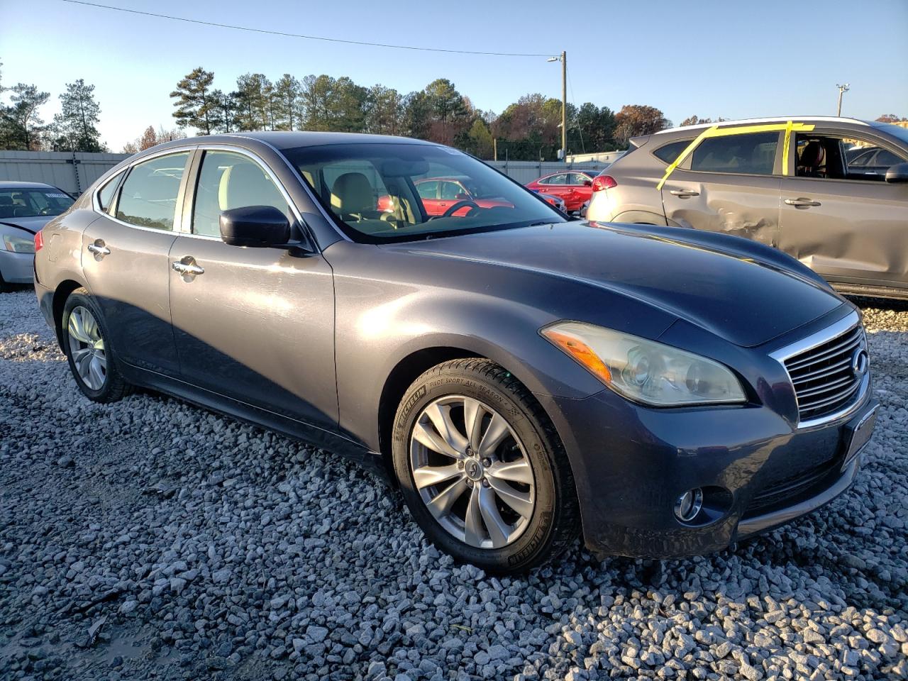 2011 Infiniti M - Image 4