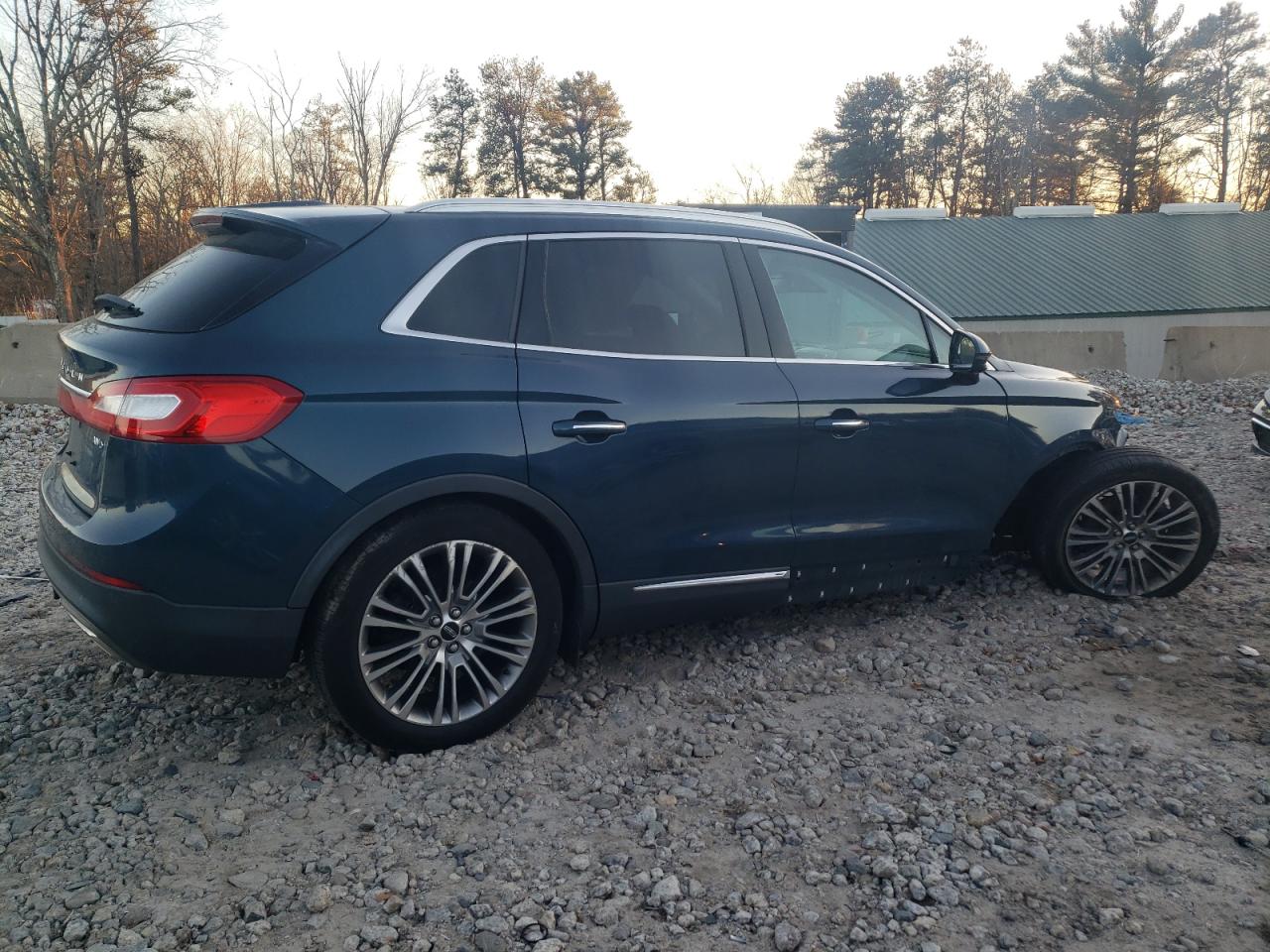 2016 Lincoln MKX - Image 3
