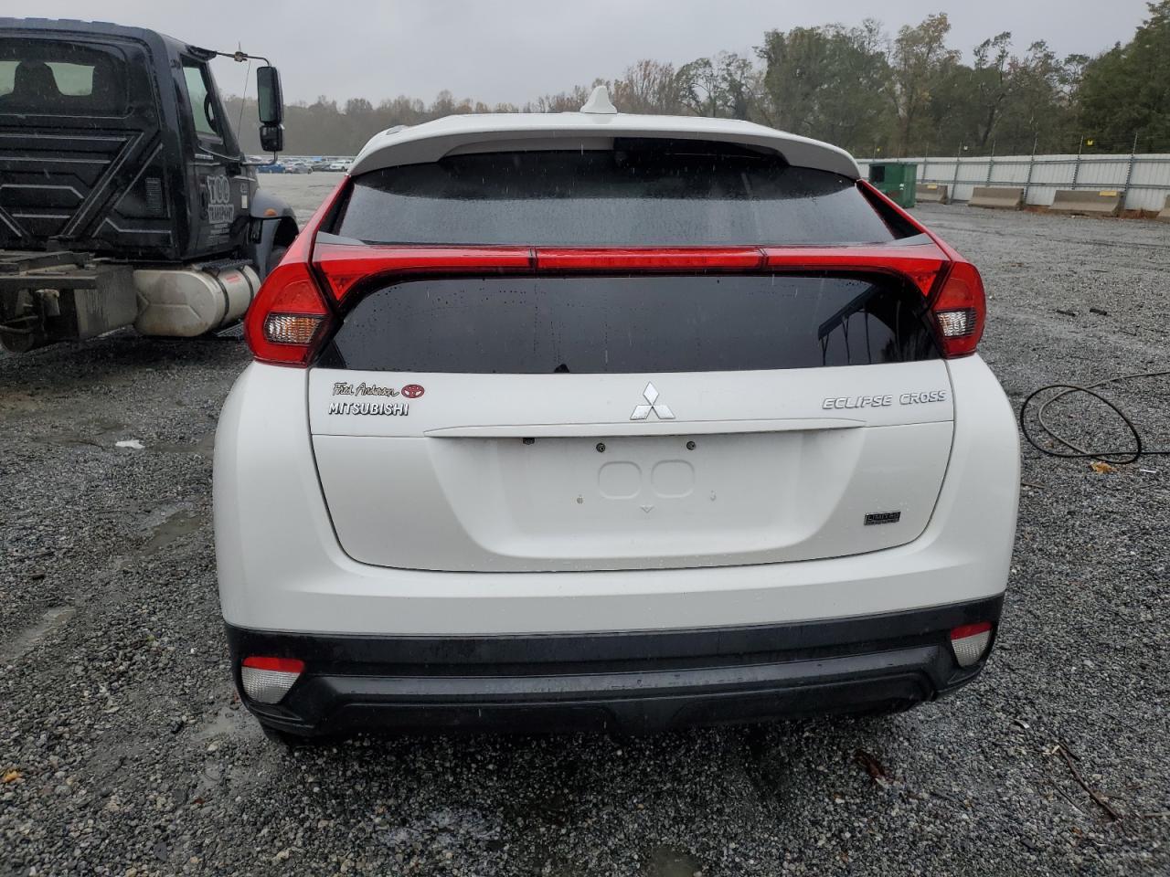 2019 Mitsubishi Eclipse - Image 6