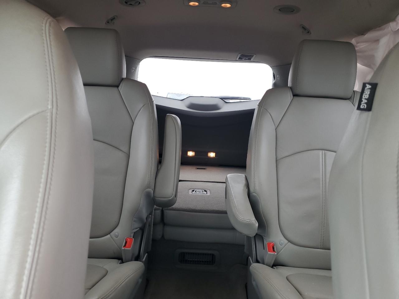 2016 Chevrolet Traverse - Image 10