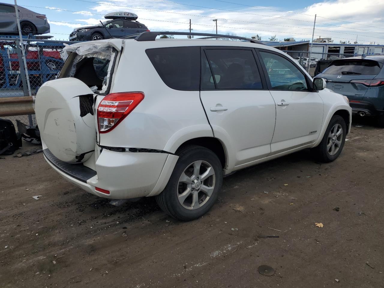 2011 Toyota RAV 4 - Image 3