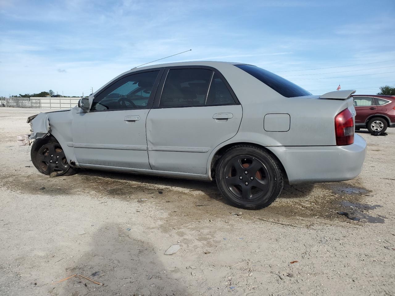 2000 Mazda Protege - Image 2