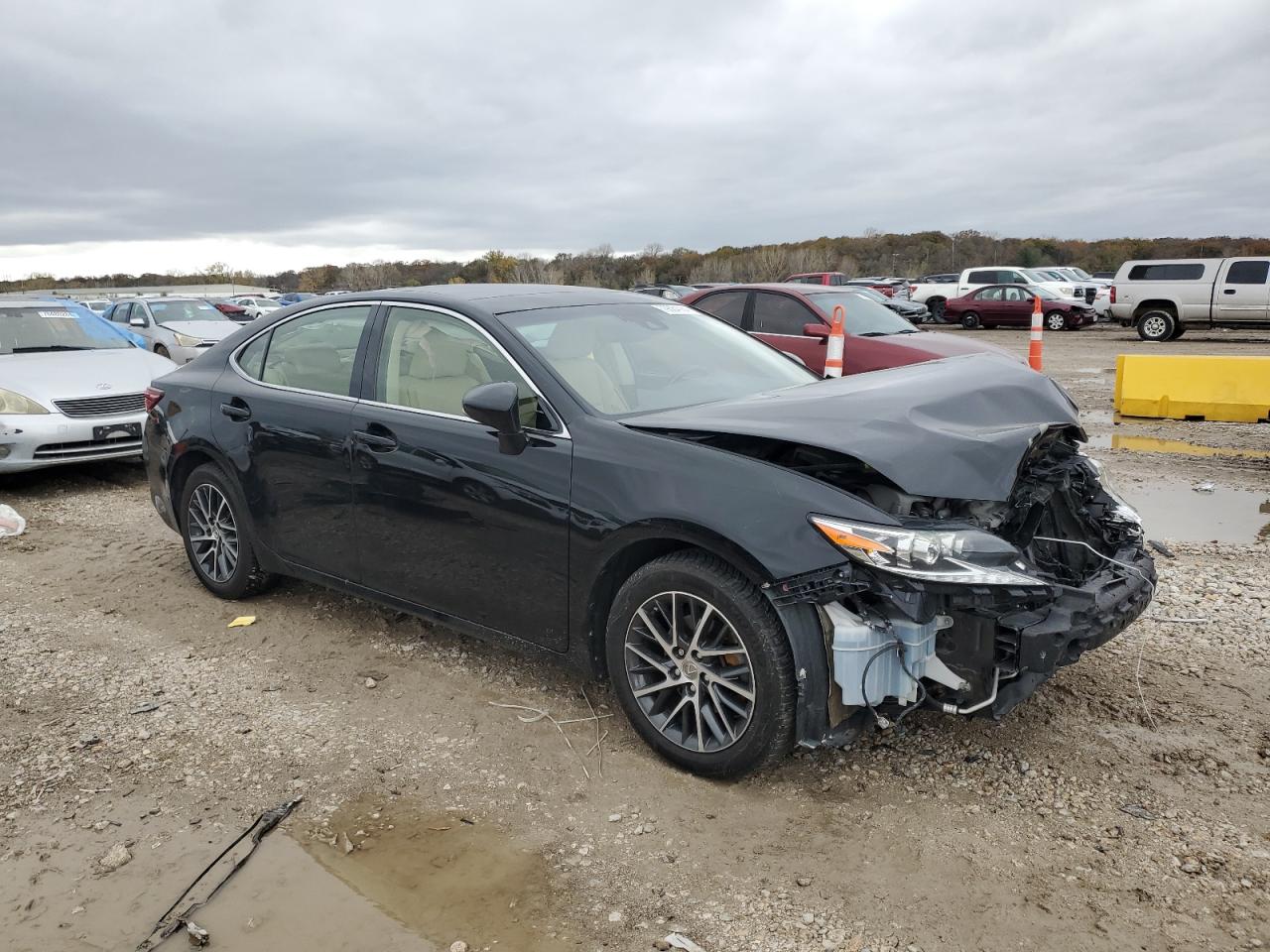 2016 Lexus ES - Image 4