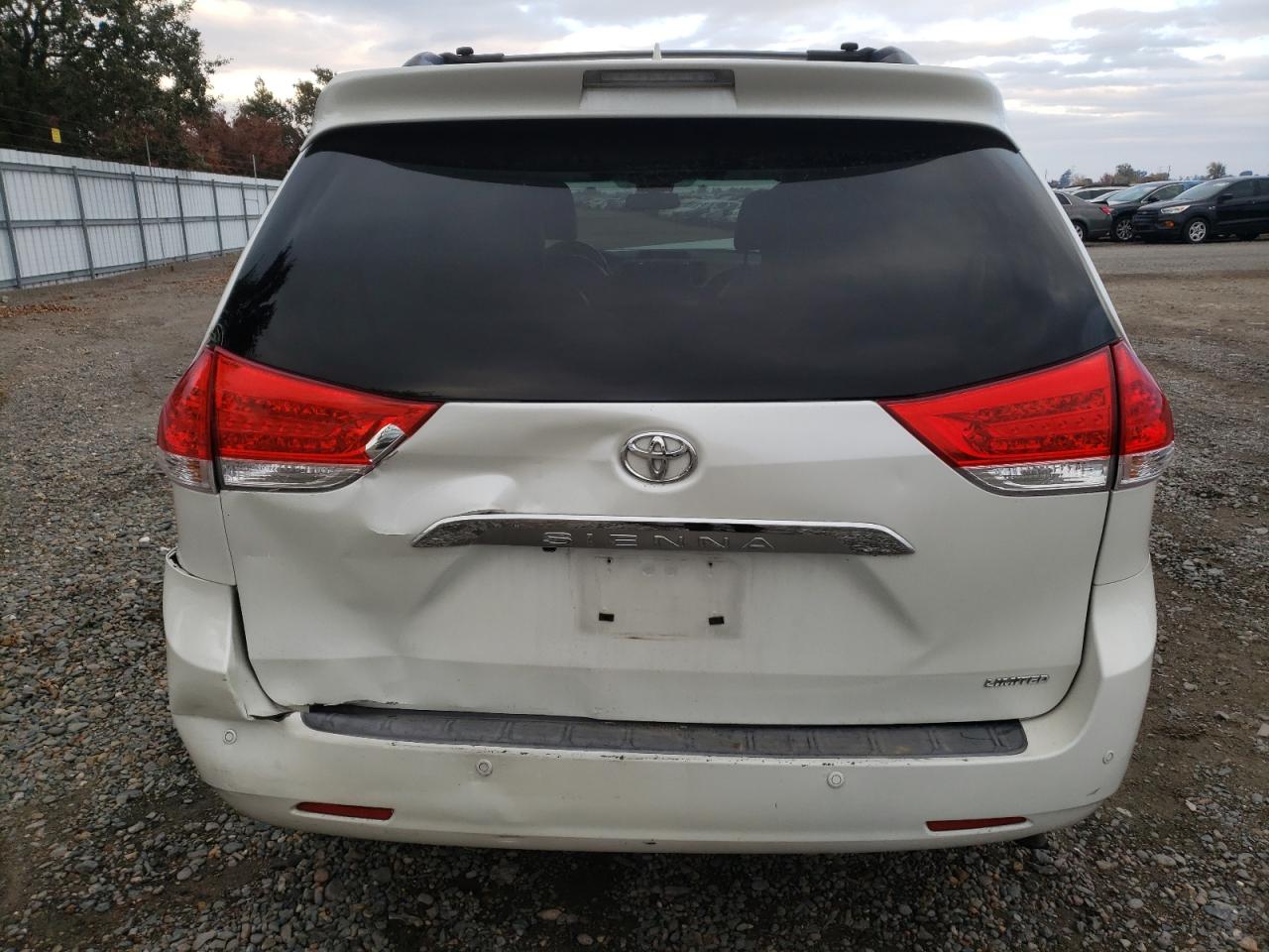 2012 Toyota Sienna Xle VIN: 5TDYK3DC3CS218325 Lot: 80588314