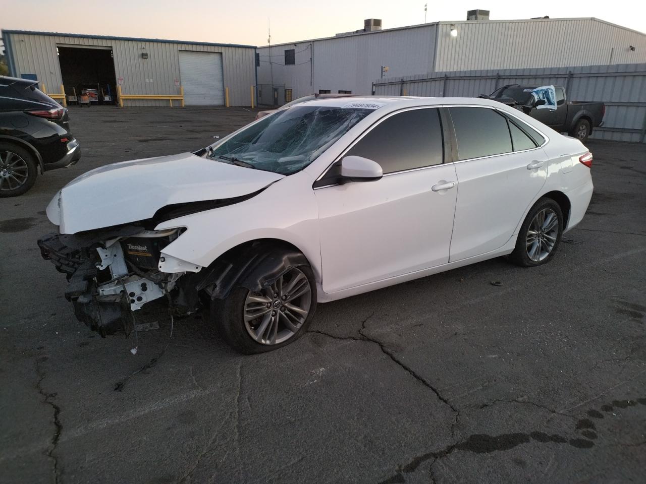 VIN 4T1BF1FK2GU147022 2016 TOYOTA CAMRY no.1