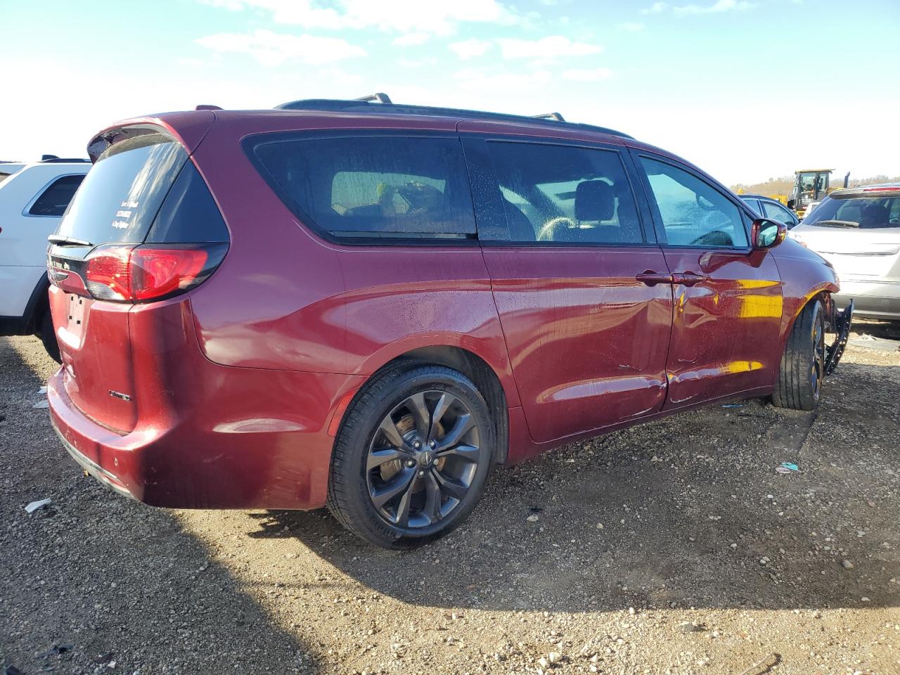 2018 Chrysler Pacifica - Image 3