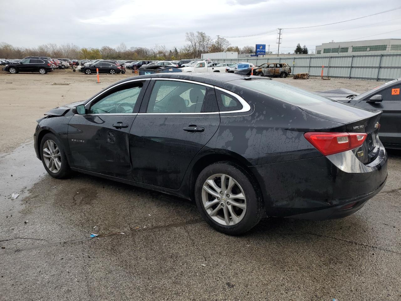 VIN 1G1ZD5ST1JF107419 2018 CHEVROLET MALIBU no.2