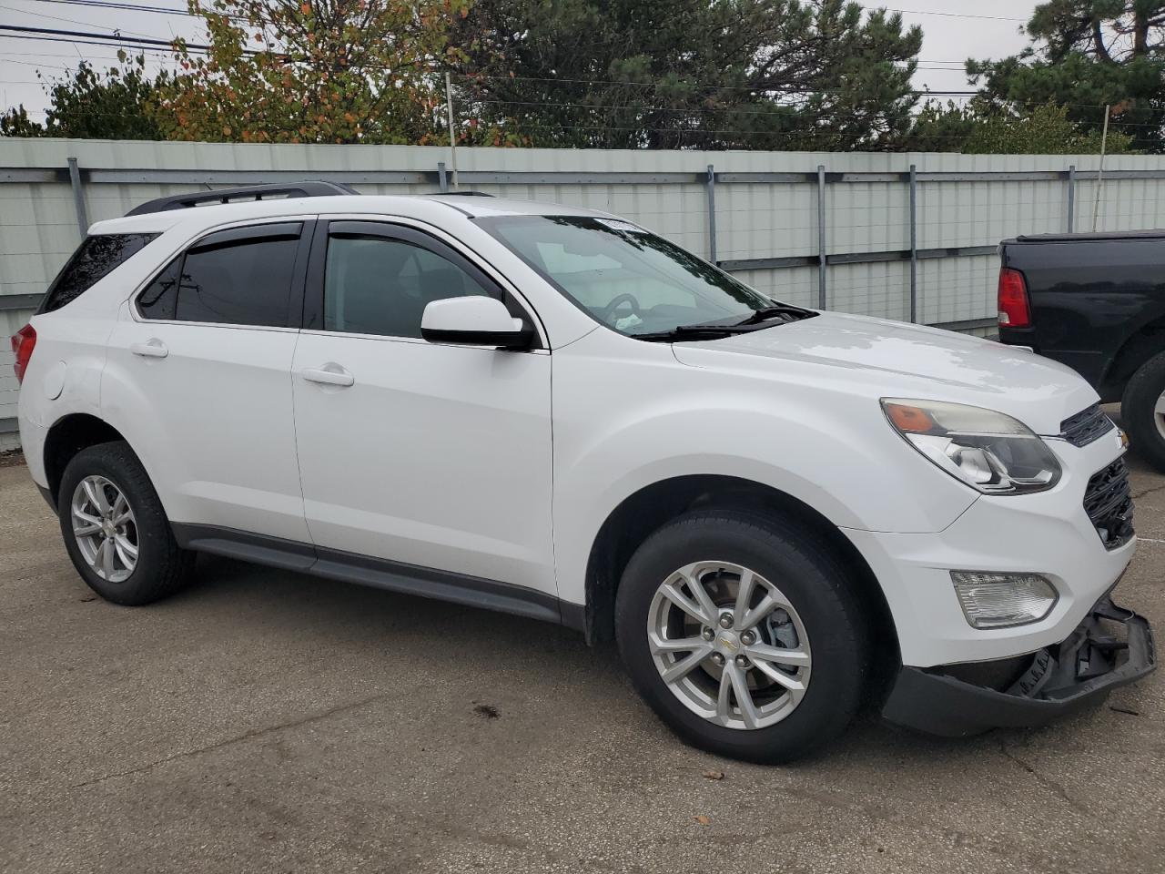 2017 Chevrolet Equinox - Image 4